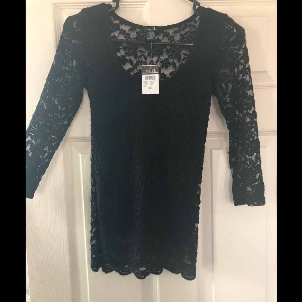 3/4 length Black lace top
